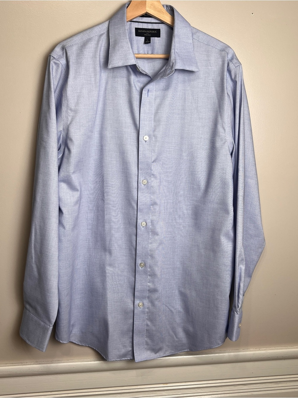 Banana Republic Men's Slim Fit Dress Shirt Light Blue Long Sleeve Size L, EUC